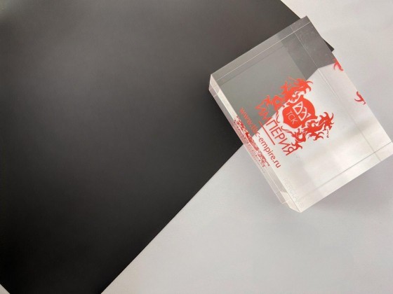 Двухслойный (двухцветный) пластик с клеевым слоем для лазерной гравировки IRROX DESIGN SF70 0,35 мм, черно-белый (аналог Rowmark)