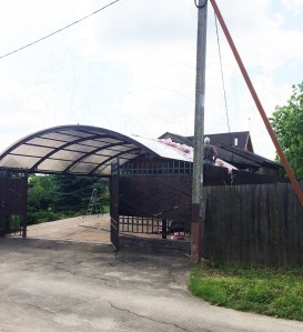 Готовые объекты - Автомобильный навес из поликарбоната
